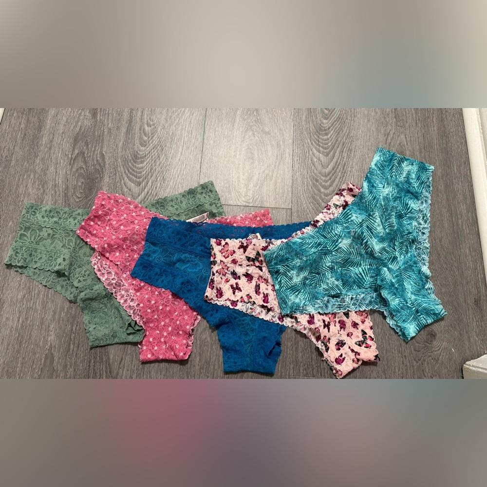 NWT- Victoria’s Secret lace cheeky panty- 5 count